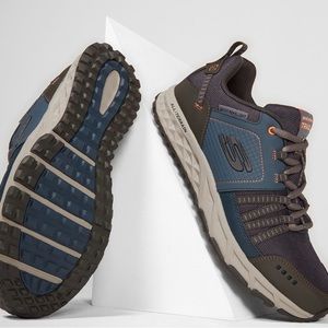 Note: Brand new shoes great comfort for hikers or just long walks.
